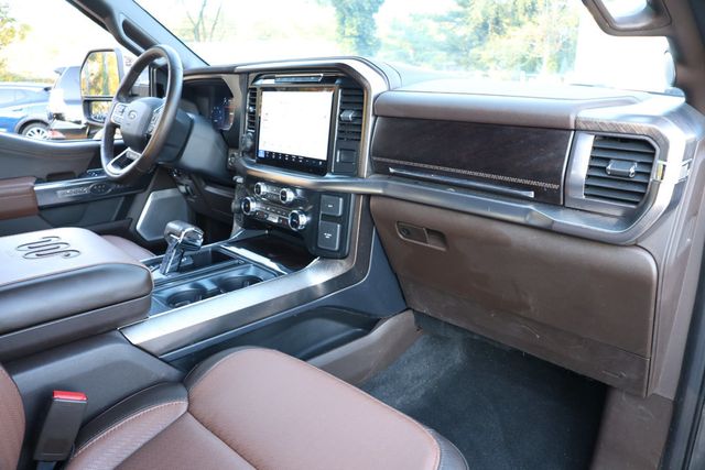 2024 Ford F-150 King Ranch 4WD SuperCrew 5.5' Box w/ Hard Folding Tonneau Cover - 22936142 - 24