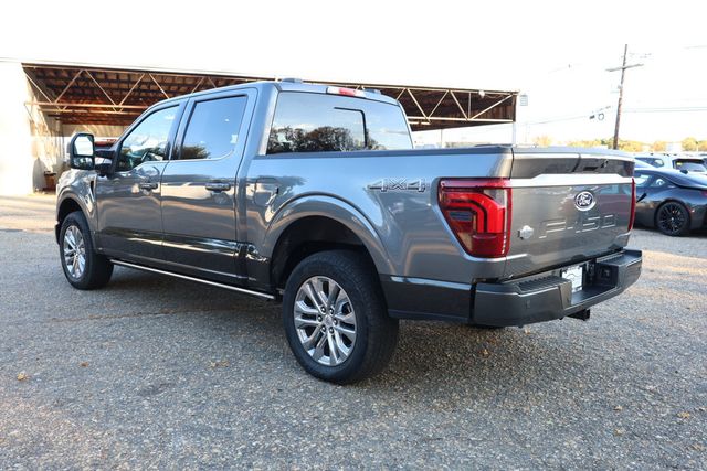 2024 Ford F-150 King Ranch 4WD SuperCrew 5.5' Box w/ Hard Folding Tonneau Cover - 22936142 - 2