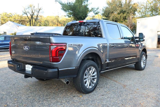 2024 Ford F-150 King Ranch 4WD SuperCrew 5.5' Box w/ Hard Folding Tonneau Cover - 22936142 - 4
