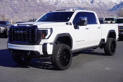 2024 GMC Sierra 2500HD Denali Ultimate's photo