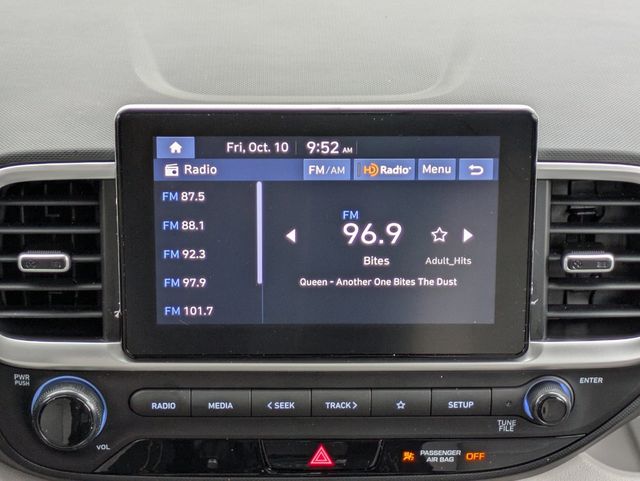 2024 Hyundai Venue SEL IVT - 22928129 - 17