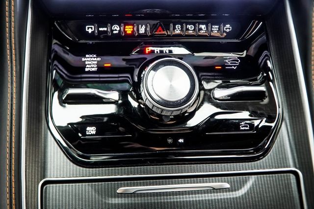 2024 Jeep Grand Wagoneer Series III - 22936694 - 19
