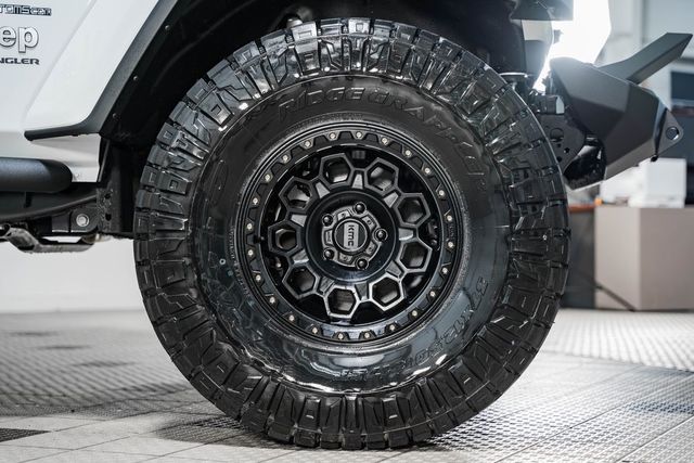 2024 Jeep Wrangler Sahara - 22801334 - 23