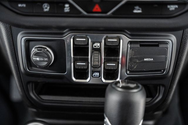 2024 Jeep Wrangler Sahara - 22801334 - 36