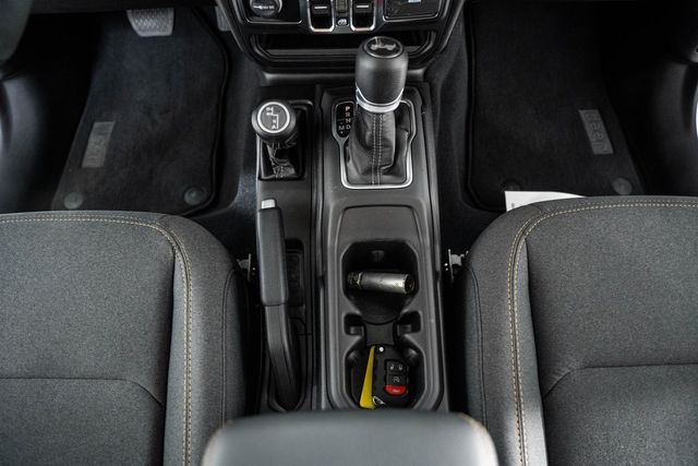2024 Jeep Wrangler Sahara - 22801334 - 37