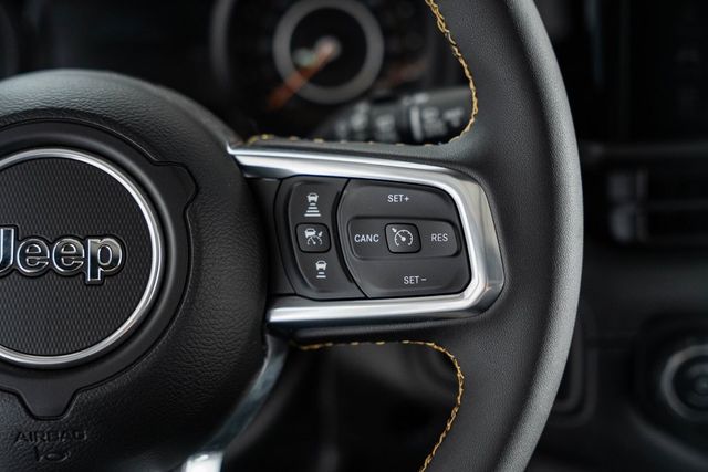 2024 Jeep Wrangler Sahara - 22801334 - 39