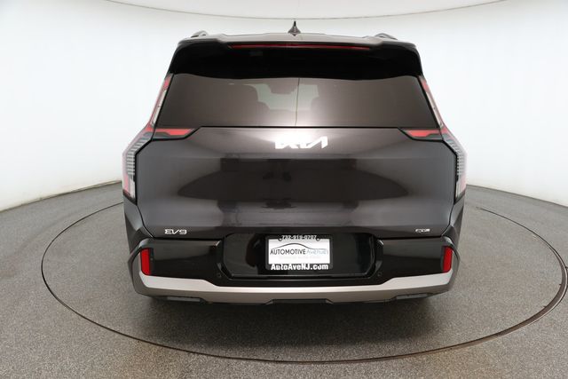 2024 Kia EV9 GT-Line AWD with 2nd Row VIP Relaxation Package - 22910804 - 4