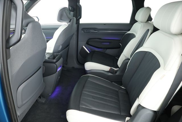 2024 Kia EV9 GT-Line AWD with 2nd Row VIP Relaxation Package - 22929333 - 17