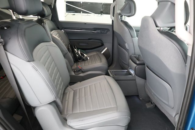 2024 Kia EV9 Land AWD with 2nd Row VIP Relaxation Package - 22859609 - 24