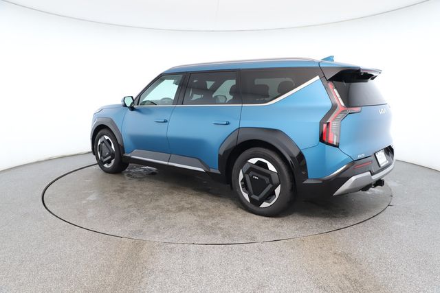2024 Kia EV9 Land AWD with 2nd Row VIP Relaxation Package - 22859609 - 2