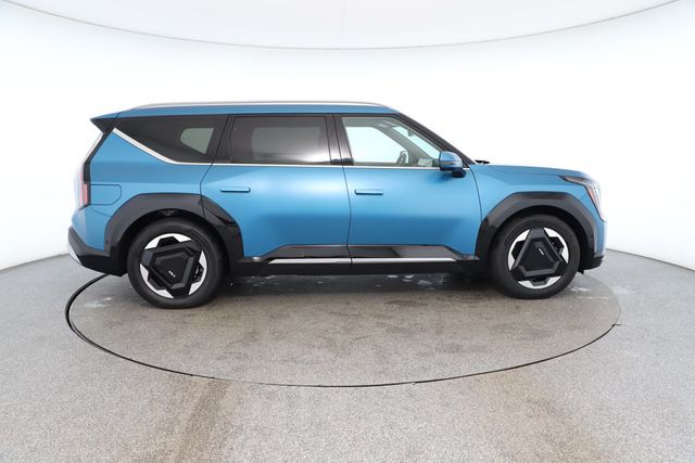 2024 Kia EV9 Land AWD with 2nd Row VIP Relaxation Package - 22859609 - 5