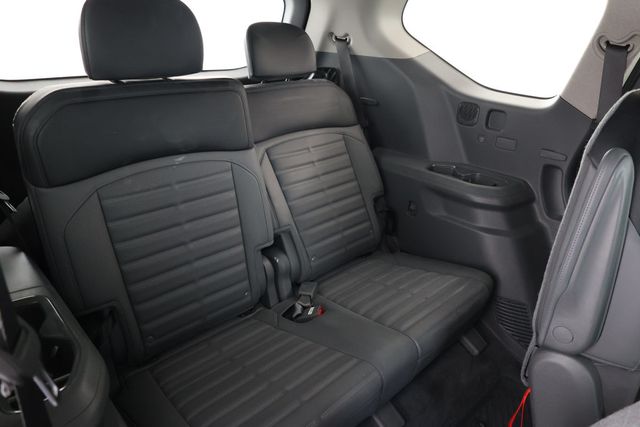 2024 Kia EV9 Land AWD with 2nd Row VIP Relaxation Package - 22870138 - 22
