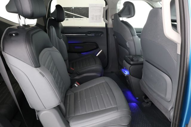 2024 Kia EV9 Land AWD with 2nd Row VIP Relaxation Package - 22870138 - 23