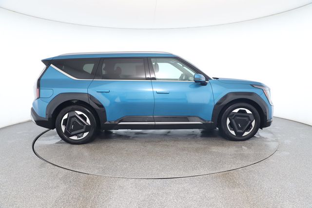 2024 Kia EV9 Land AWD with 2nd Row VIP Relaxation Package - 22870138 - 5