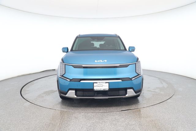 2024 Kia EV9 Land AWD with 2nd Row VIP Relaxation Package - 22870138 - 7