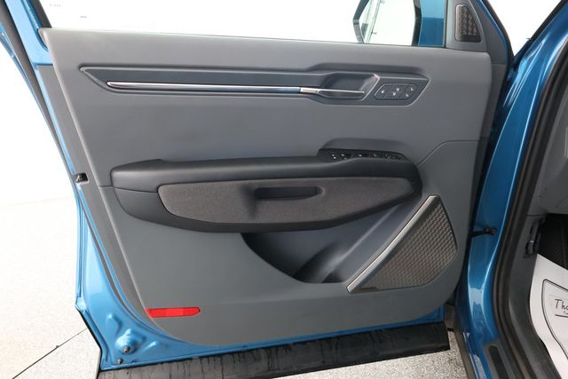 2024 Kia EV9 Land AWD with 2nd Row VIP Relaxation Package - 22874634 - 10