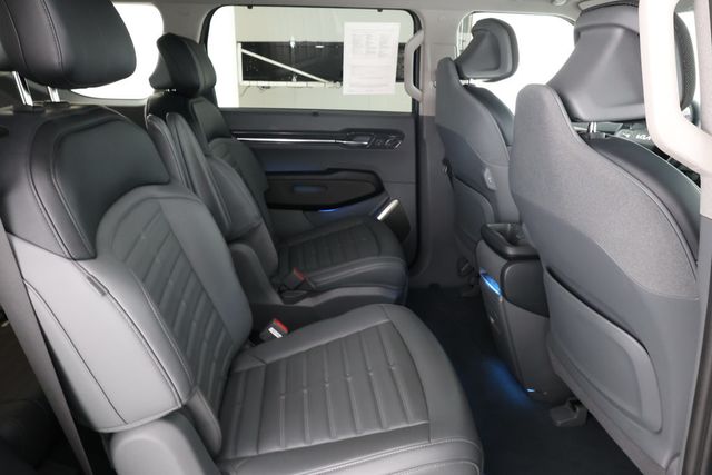 2024 Kia EV9 Land AWD with 2nd Row VIP Relaxation Package - 22874634 - 24