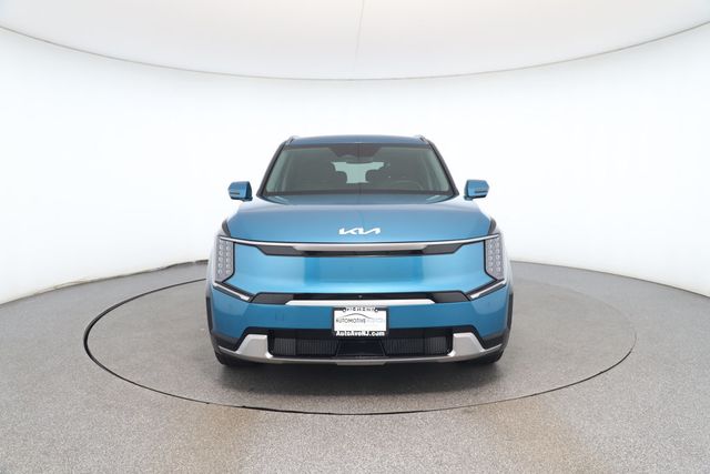2024 Kia EV9 Land AWD with 2nd Row VIP Relaxation Package - 22874634 - 7