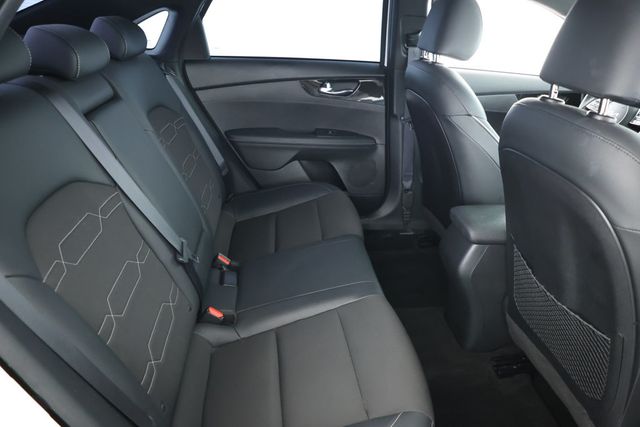 2024 Kia Forte GT-Line IVT - 22932045 - 19