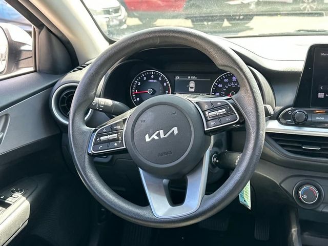 2024 Kia Forte LXS IVT - 22936308 - 17