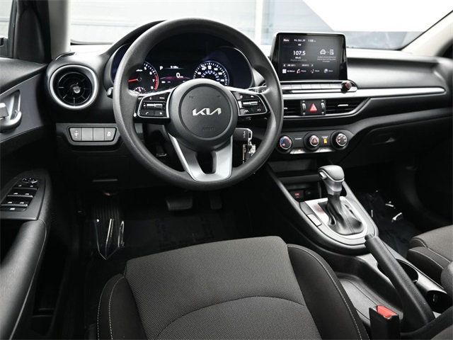 2024 Kia Forte LXS IVT - 22936333 - 14