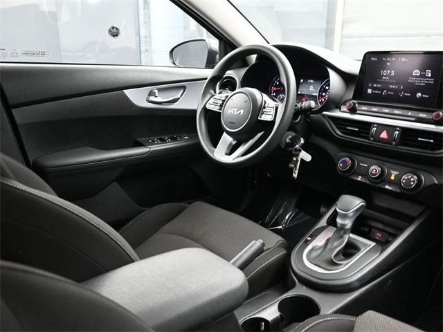 2024 Kia Forte LXS IVT - 22936333 - 15