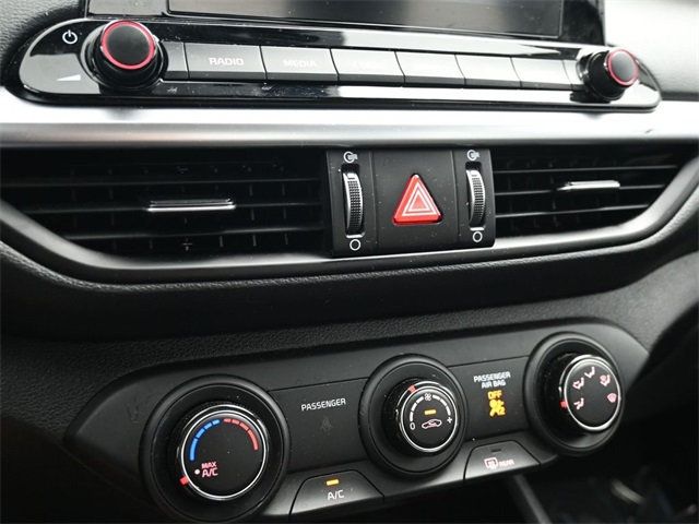 2024 Kia Forte LXS IVT - 22936333 - 17