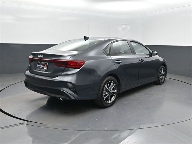 2024 Kia Forte LXS IVT - 22936333 - 27