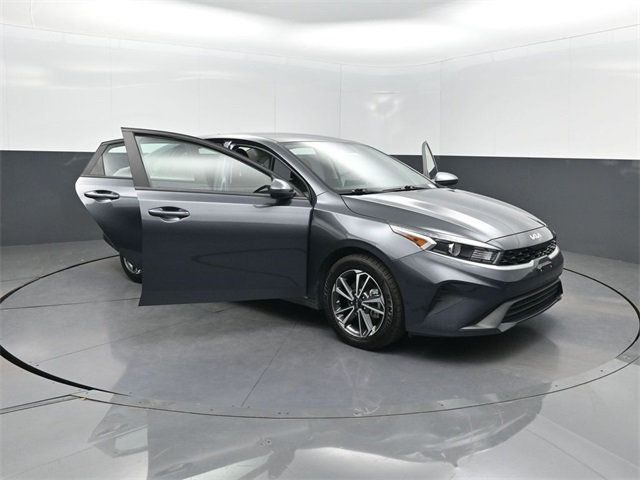 2024 Kia Forte LXS IVT - 22936333 - 33