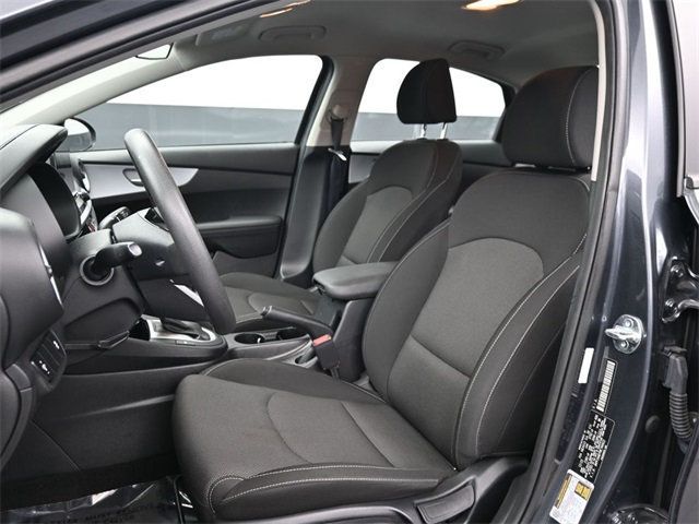 2024 Kia Forte LXS IVT - 22936333 - 5
