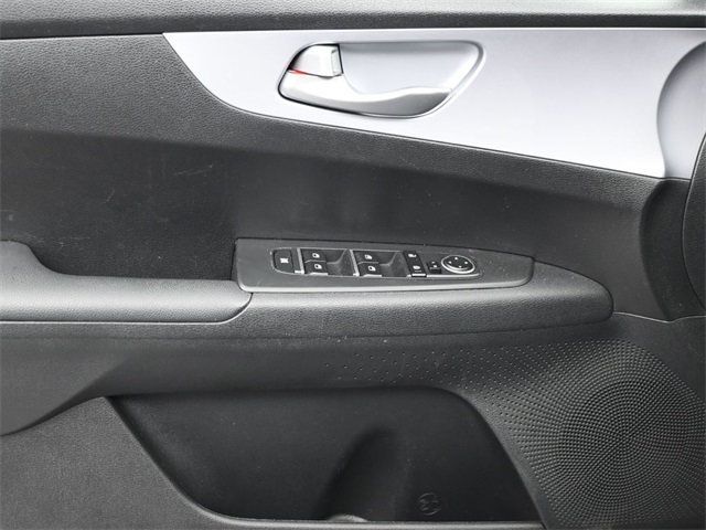 2024 Kia Forte LXS IVT - 22936333 - 6