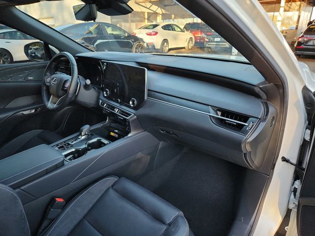 2024 Lexus RX RX 450h+ Luxury AWD w/ Premium LED Headlights & Convenience Pkg - 22934868 - 12