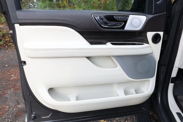 2024 Lincoln Navigator Black Label 4x4 Special Edition with 2nd Row Massage Seats - 22939846 - 10