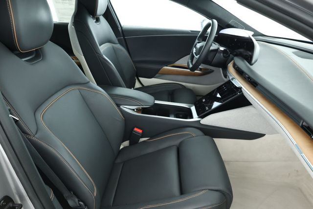 2024 Lucid Air Touring AWD with 19'' Aero Range Wheels (411-Mile Range) - 22930980 - 24