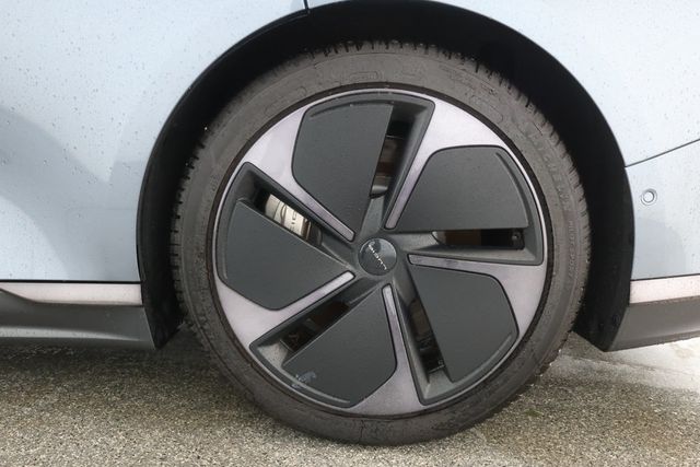 2024 Lucid Air Touring AWD with 20'' Aero Lite Stealth Wheels - 22930997 - 6