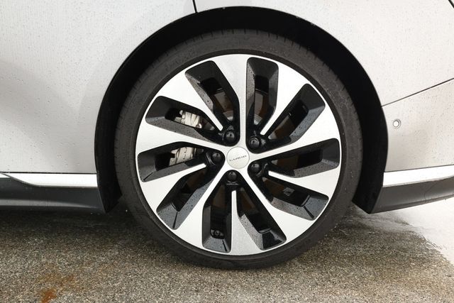 2024 Lucid Air Touring AWD with 21'' Aero Blade Cast Aluminum Wheels - 22930945 - 6
