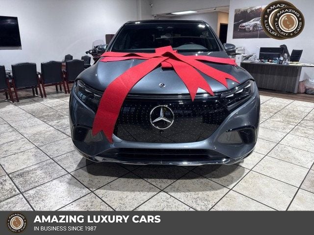 2024 Mercedes-Benz EQS SUV Base's photo