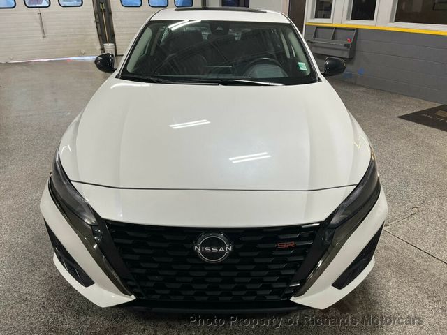2024 Nissan Altima 2.5 SR AWD Sedan - 22936836 - 11