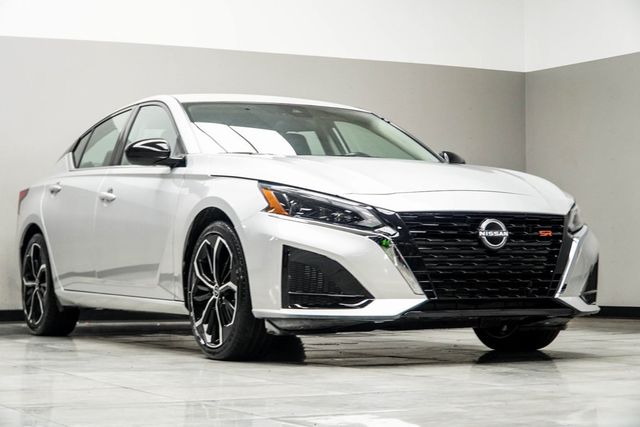 2024 Nissan Altima 2.5 SR Sedan - 22907111 - 3