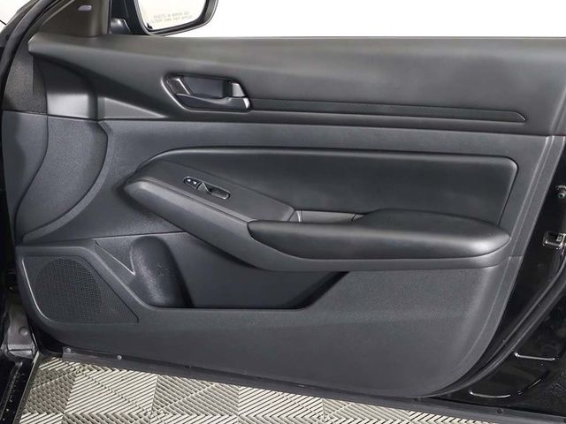 2024 Nissan Altima 2.5 S Sedan - 22929482 - 19