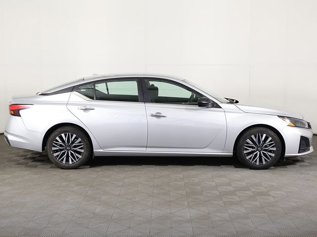 2024 Nissan Altima 2.5 SV Sedan - 22918685 - 14