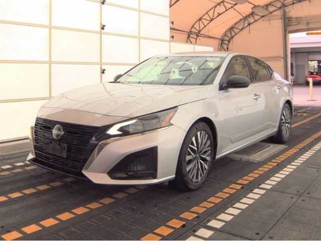 2024 Nissan Altima 2.5 SV Sedan - 22918685 - 1
