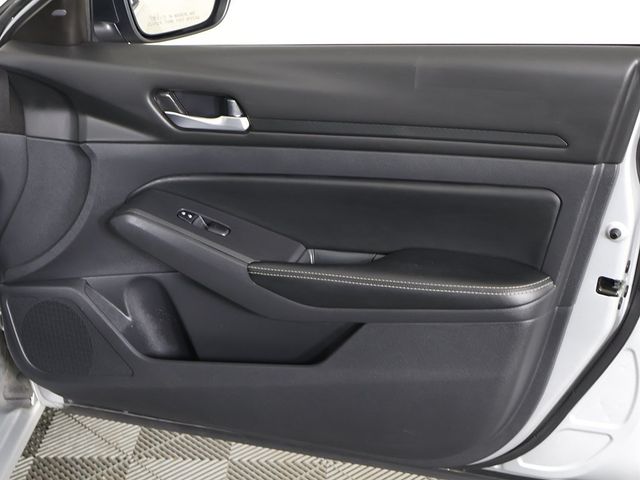 2024 Nissan Altima 2.5 SV Sedan - 22918685 - 19