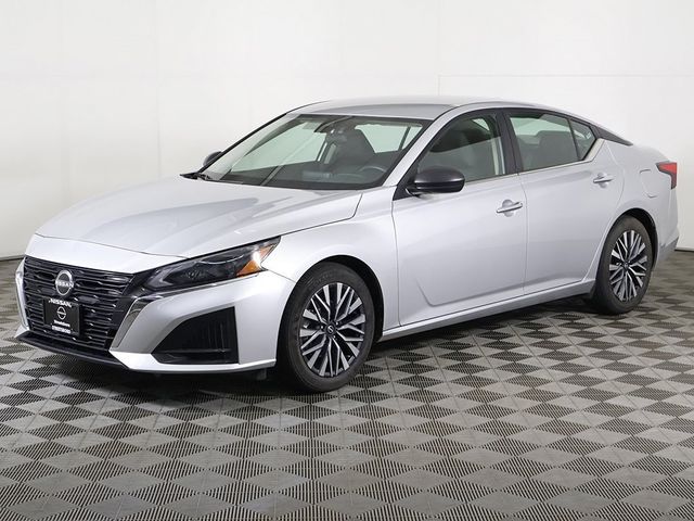 2024 Nissan Altima 2.5 SV Sedan - 22918685 - 4
