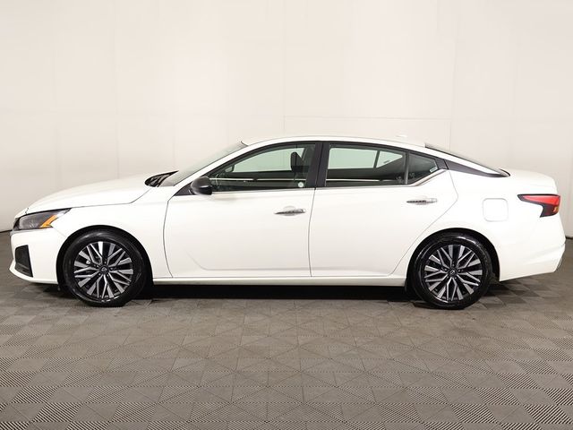 2024 Nissan Altima 2.5 SV Sedan - 22926635 - 13