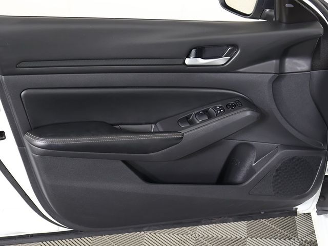 2024 Nissan Altima 2.5 SV Sedan - 22926635 - 18