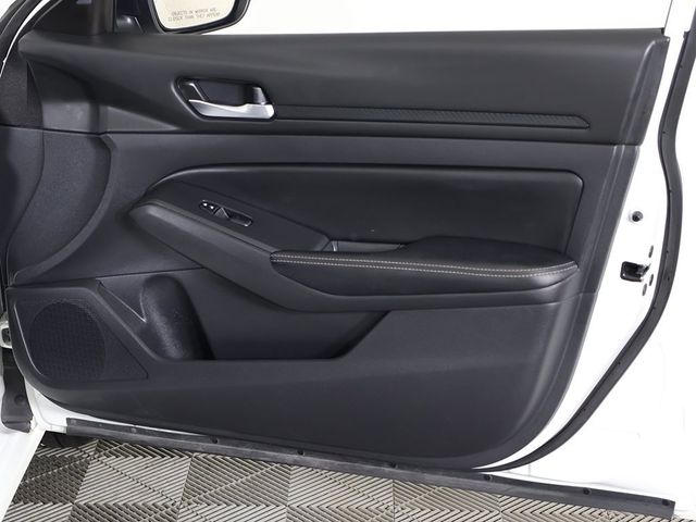 2024 Nissan Altima 2.5 SV Sedan - 22926635 - 19