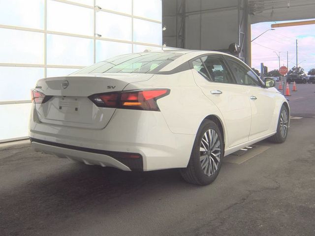 2024 Nissan Altima 2.5 SV Sedan - 22926635 - 3