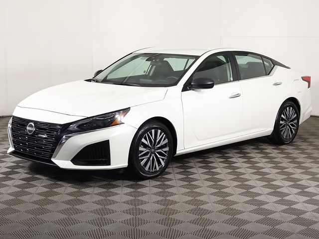 2024 Nissan Altima 2.5 SV Sedan - 22926635 - 4