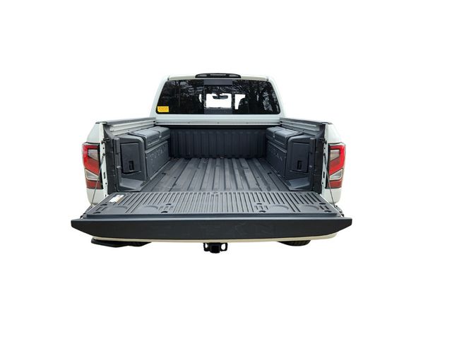 2024 Nissan Titan 4x4 Crew Cab Platinum Reserve with Moonroof & Utility Packages - 22934182 - 9